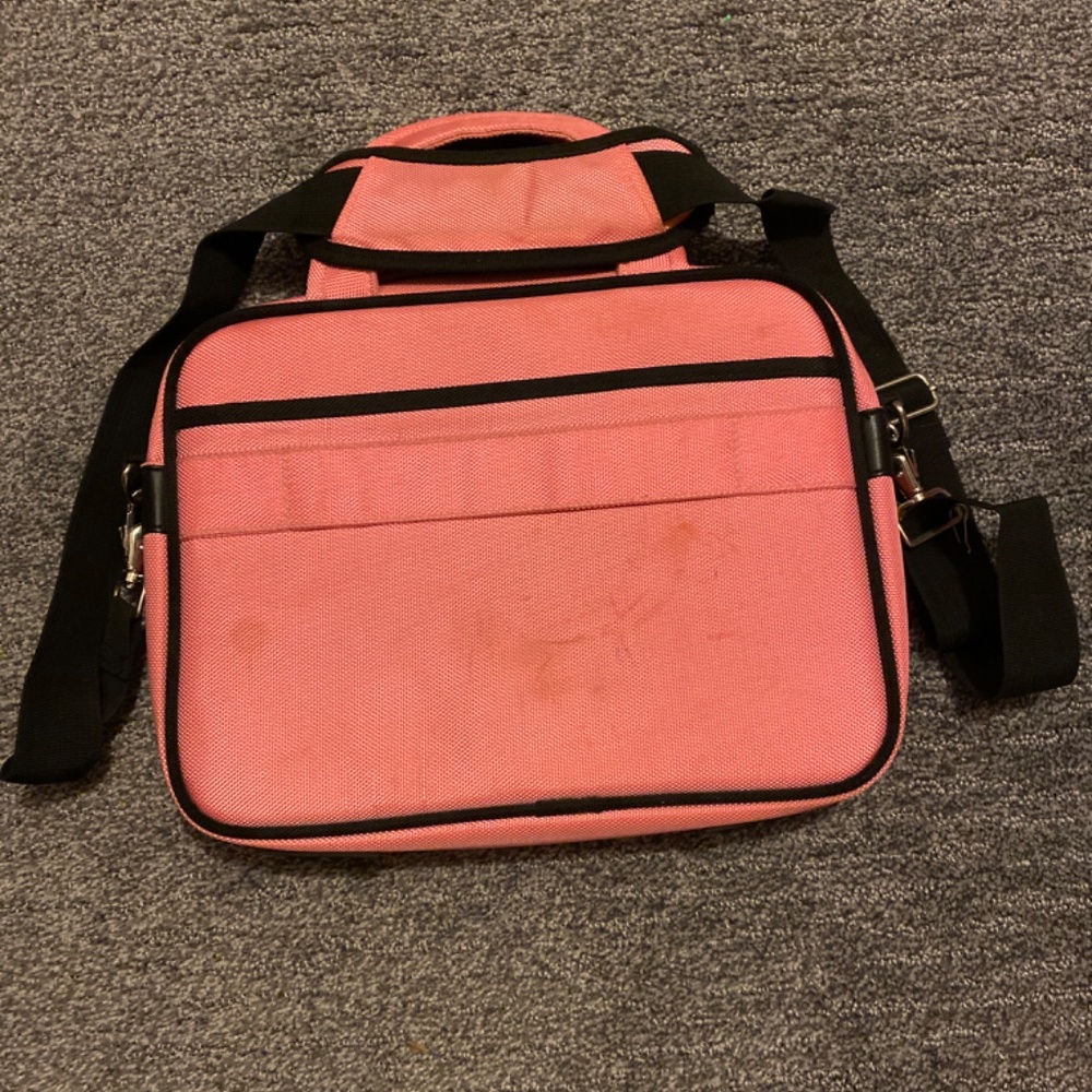 Computer case - Picture 2 of 3